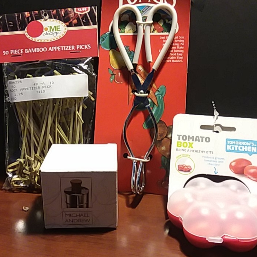 4pc. Kitchen accessories